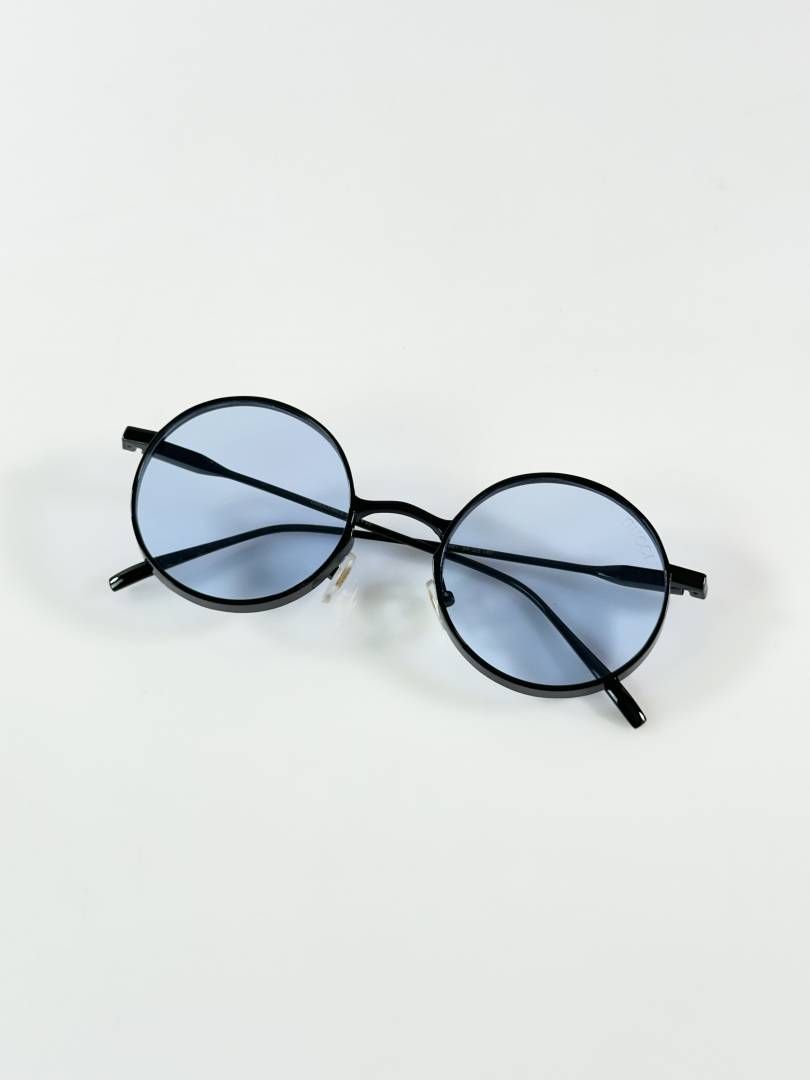 163 Gucci 001 Black Blue Sunglasses with round blue-tinted lenses and black frame
