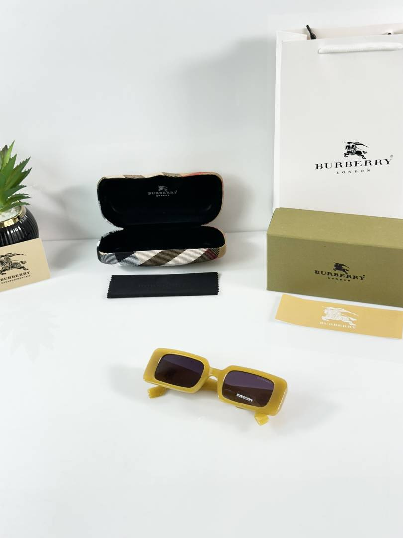 192 Burberry 11089 Yellow Black women’s sunglasses with chunky rectangular frame