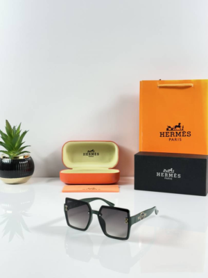 Hermès 23010 Green Shaded women’s sunglasses with oversized square frame