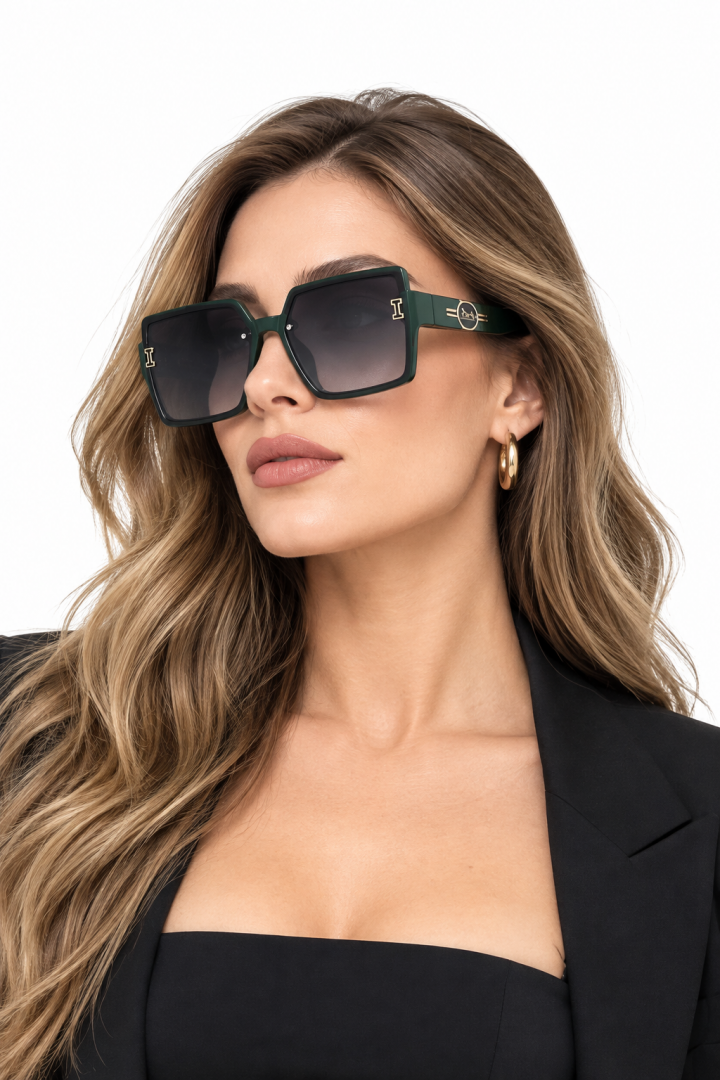 224 Hermès 23010 Green Shaded women’s sunglasses with oversized square frame