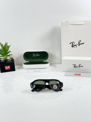 Rey ban Puffer 6832 Black Green sunglasses with green tinted lenses