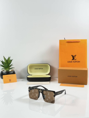 Loiu$_Vutton 3371 Printed Brown monogram square sunglasses with black frame and gold-tone accents